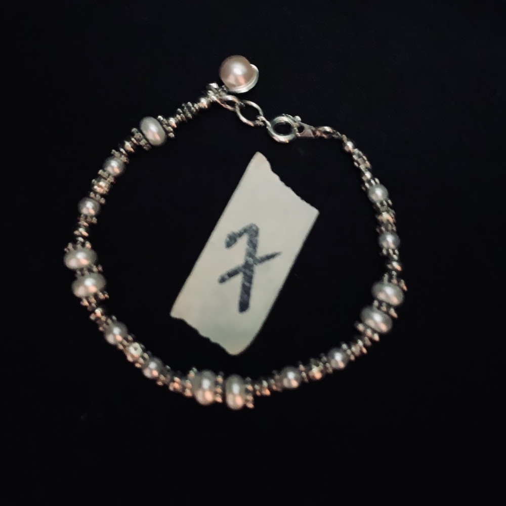 Pearl and silver bracelet